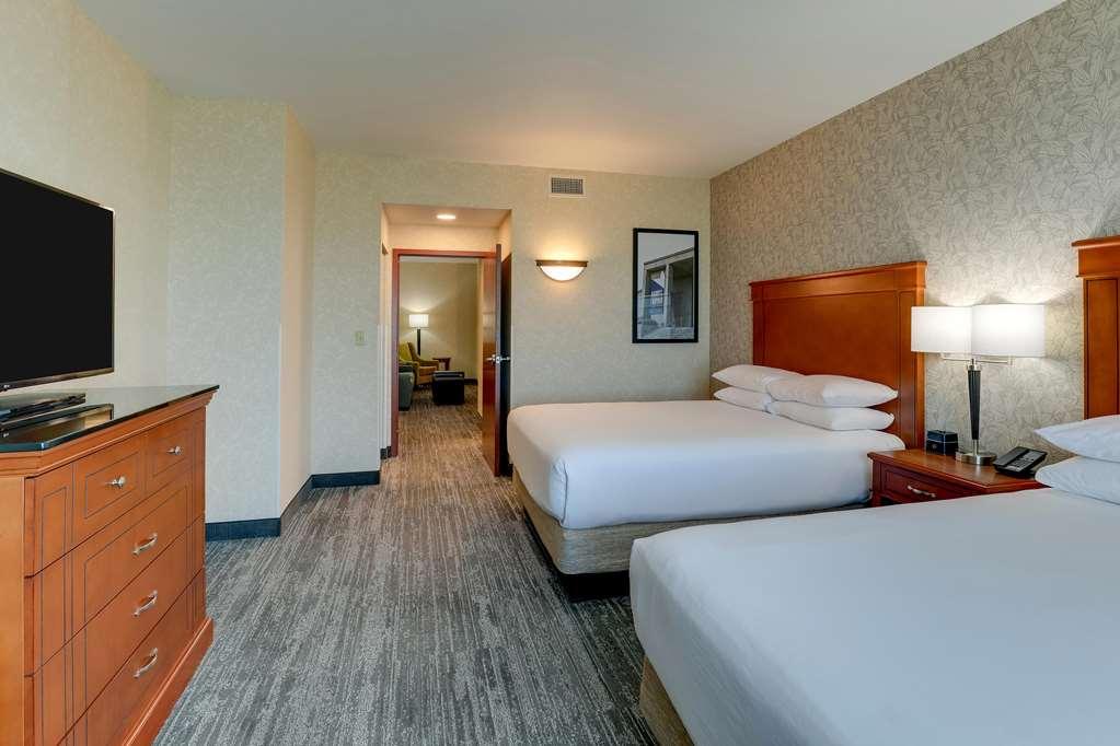 منتزه بلو سبرينج الوطني Drury Inn & Suites Independence Kansas City الغرفة الصورة