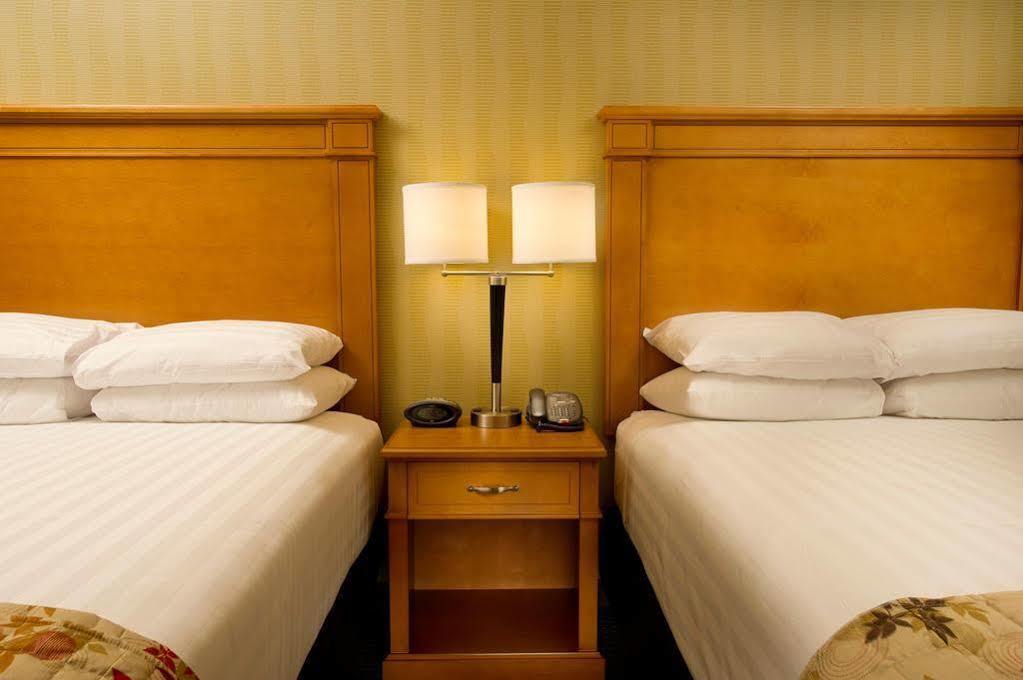 Drury Inn & Suites Independence Kansas City منتزه بلو سبرينج الوطني المظهر الخارجي الصورة
